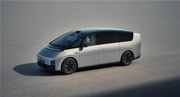 李想的提前量：不等過冬、先傳遞寒氣