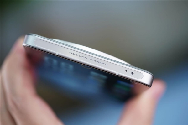 vivo強(qiáng)直屏旗艦！vivo X100s圖賞