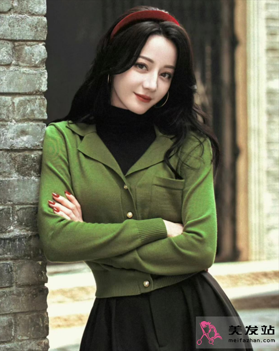 迪麗熱巴千金發(fā)型 溫婉優(yōu)雅頗氣質(zhì)