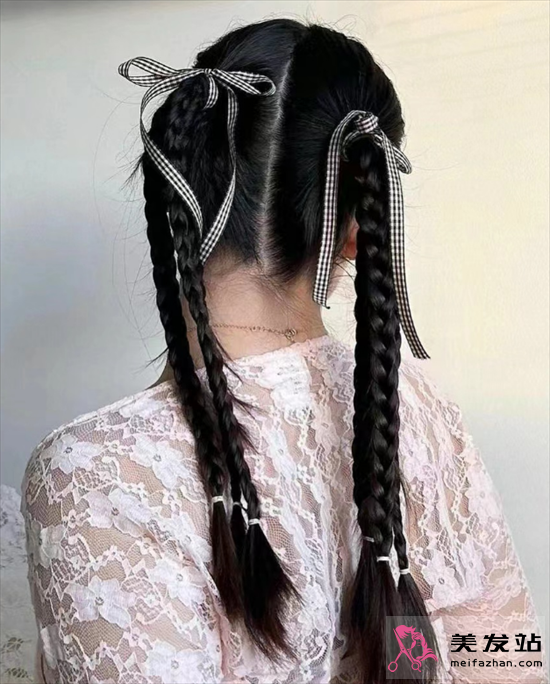 芭蕾風(fēng)絲帶發(fā)型 甜酷減齡不失個性