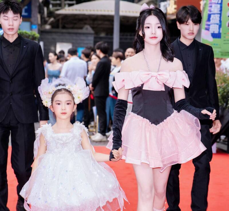 新音樂榜2024全明星盛典 少女歌手胡馨予奪獎(jiǎng)并獻(xiàn)唱