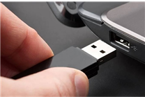 這個(gè)U盤(pán)容量只有8KB 但能保存200年！