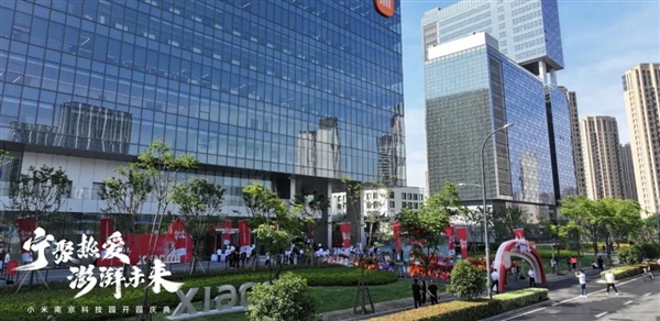 雷軍“微服私訪”：兩天奔四城、3900萬人云跟車