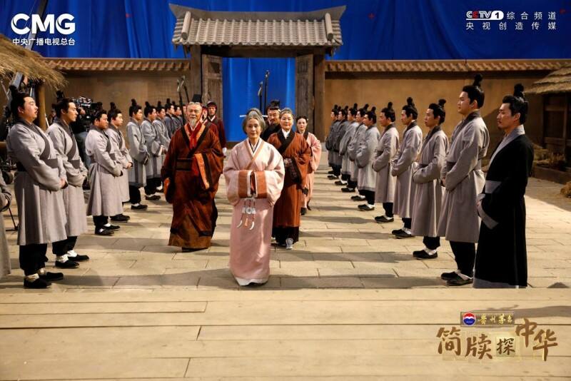 比東漢蔡倫造紙?jiān)缂s百年！《簡(jiǎn)牘探中華》披露古紙新發(fā)現(xiàn)