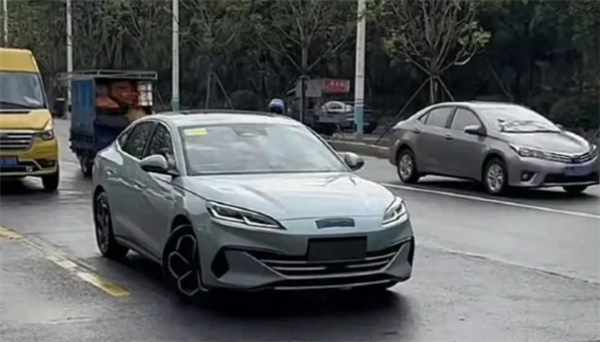 第五代混動技術加持！比亞迪海豹06 DM-i實車曝光：有望月底上市