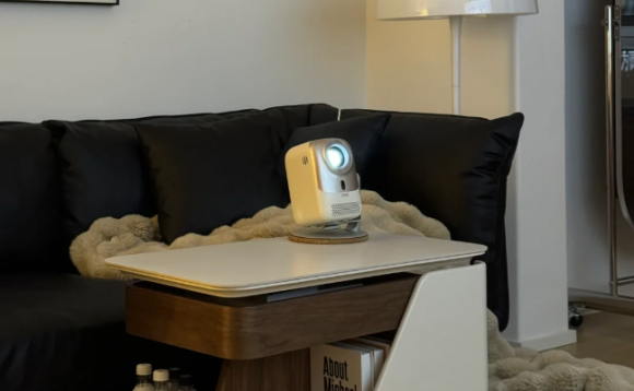 618最值得買的投影儀推薦，這3款大眼橙投影儀性價(jià)比超高