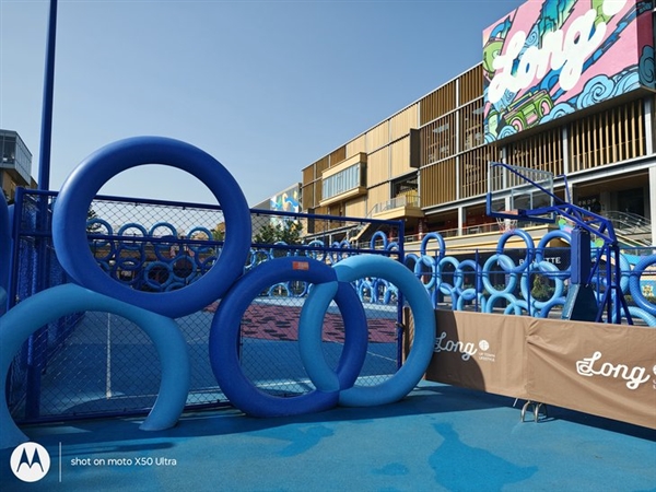 具辨識度的moto旗艦！moto X50 Ultra上手