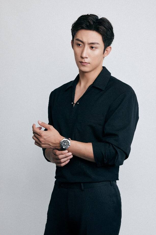 百年靈推出復(fù)仇者GMT自動機(jī)械腕表44限量版 專供電商渠道