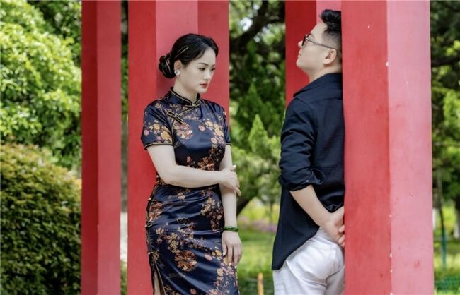 哈斯丹原創(chuàng)歌曲《愛你還是放棄》520全網(wǎng)發(fā)行