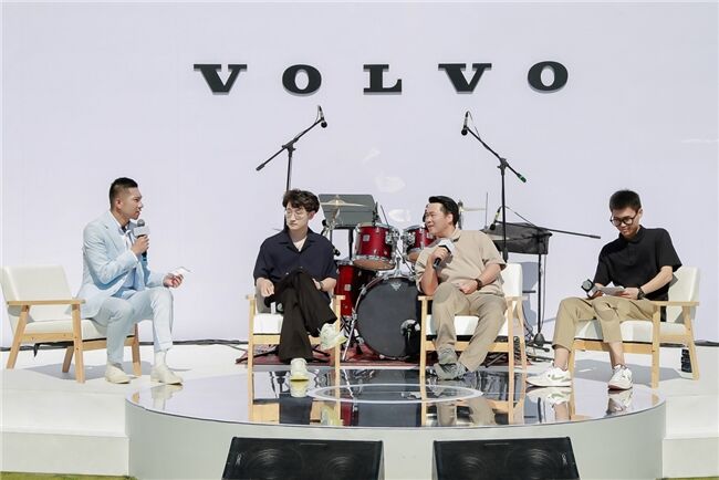 小而強大，音人入勝｜網(wǎng)易云音樂攜手沃爾沃EX30打造至純聽覺盛宴