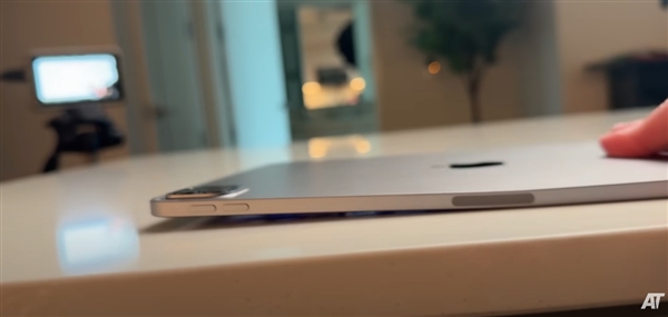 這回不容易掰彎了！蘋果新款iPad Pro暴力測試