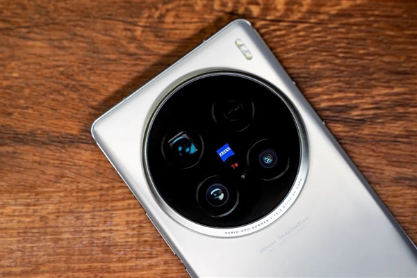 體驗完vivo X100 Ultra 我覺得藍廠說它滅霸還是保守了