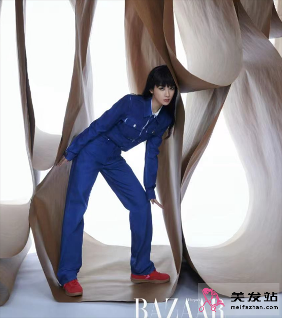 楊紫最新封面寫真 三種不同風格亮相 楊紫最新封面寫真 三種不同風格亮相