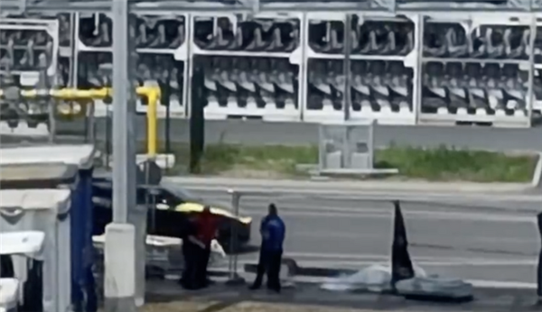 外觀內(nèi)飾有望大幅調(diào)整！新款Model Y實車現(xiàn)身柏林超級工廠 