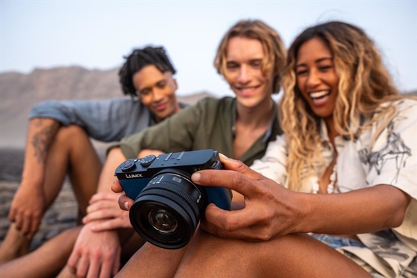 10999元！松下發(fā)布LUMIX S9：系列小輕全畫幅微單相機(jī)