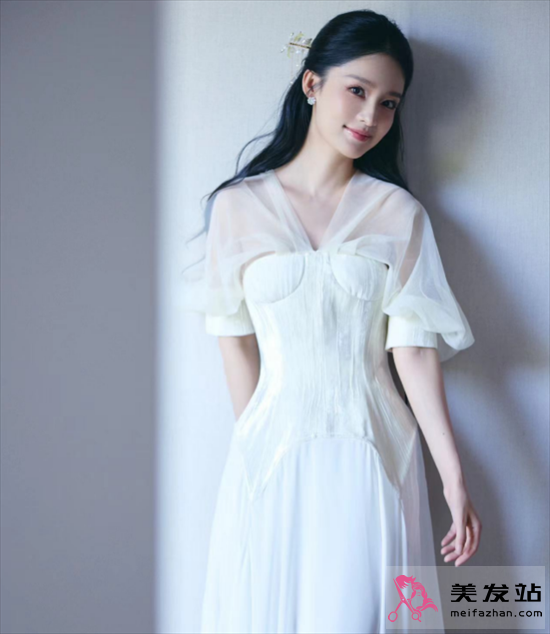 李沁公主頭半扎發(fā) 夏季度假風(fēng)造型