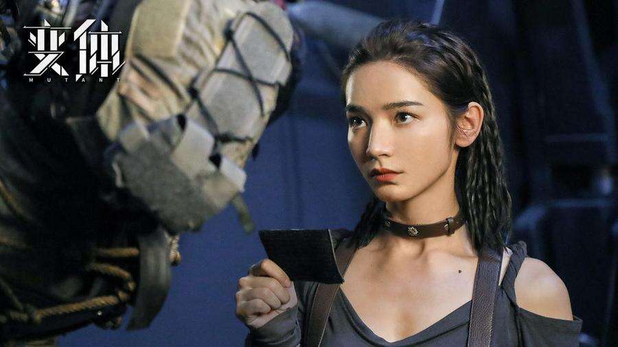 電影《變體》定檔5月25日，吳孟達(dá)電影絕唱，譚耀文打響人類與AI末日戰(zhàn)爭