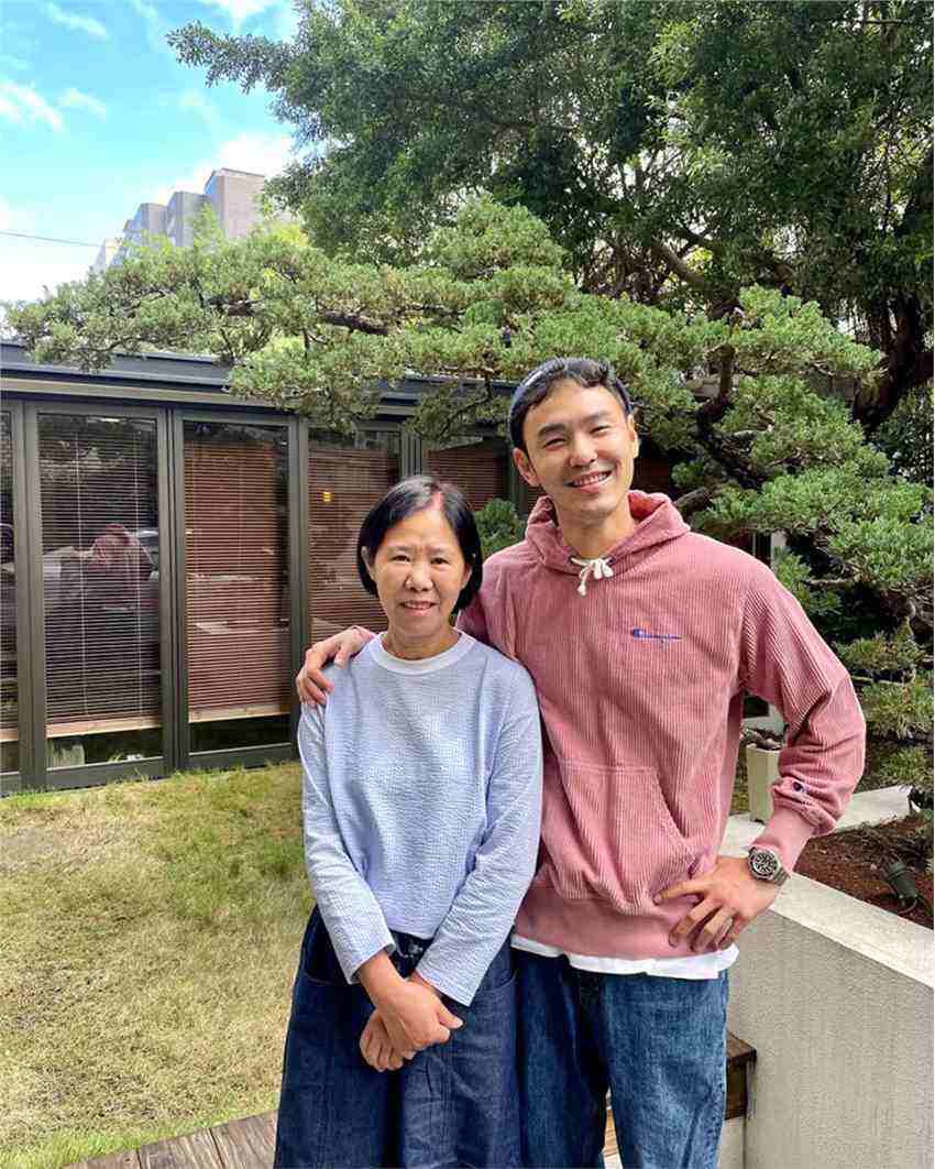 阮經(jīng)天得獎當(dāng)天痛失慈母 目前已暫停所有活動！