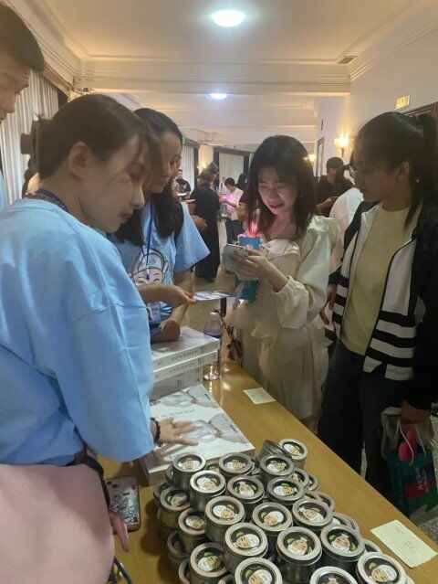 “花開四季”演唱會 烏蘭圖雅攜手烏拉蓋草原為觀眾準(zhǔn)備的禮物太貼心了