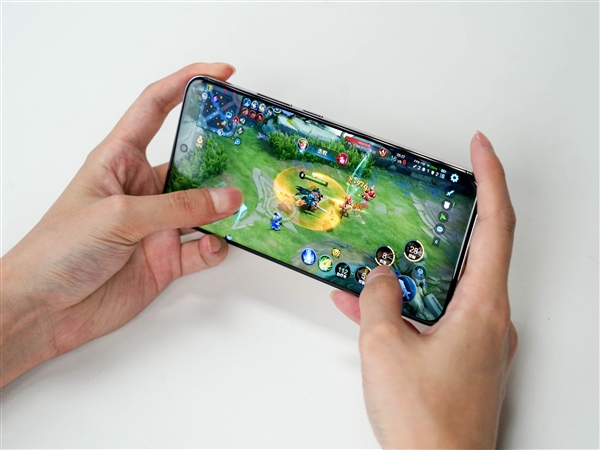 輕薄的等深四曲屏手機(jī)！一文看懂OPPO Reno12標(biāo)準(zhǔn)版和Pro版的區(qū)別