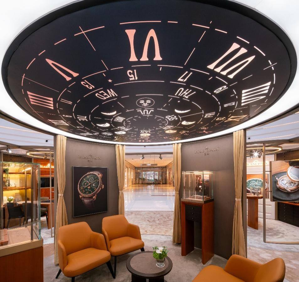 歷法大師寶珀經(jīng)典V系列腕表展于廈門萬象城盛大開幕