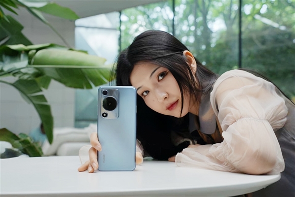 1199元起 華為暢享 70S發(fā)布：6000mAh華為巨鯨超能續(xù)航+暢享X鍵 千元機(jī)也有好體驗(yàn)