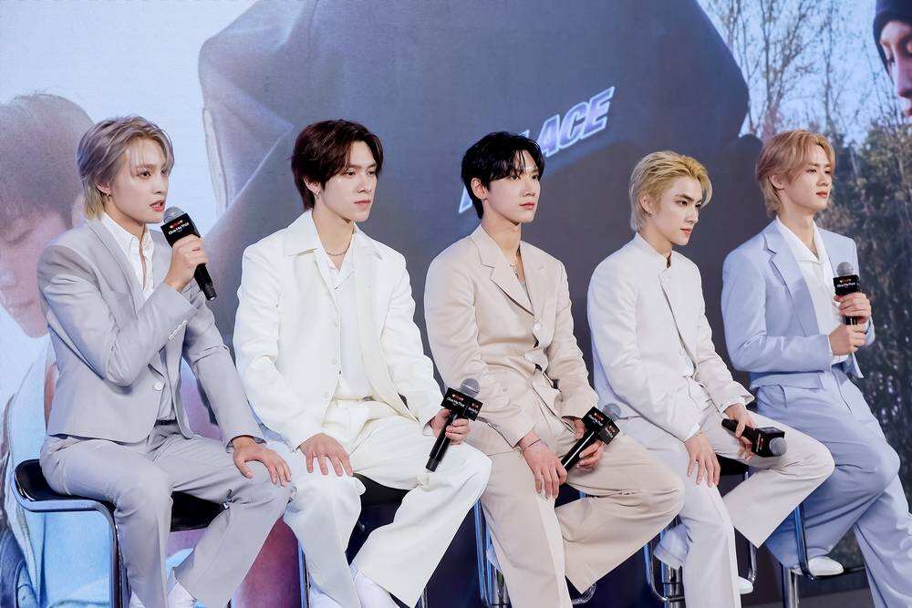 威神V強(qiáng)勢歸來！新專輯《Give Me That》媒體見面會(huì)在北京順利舉辦