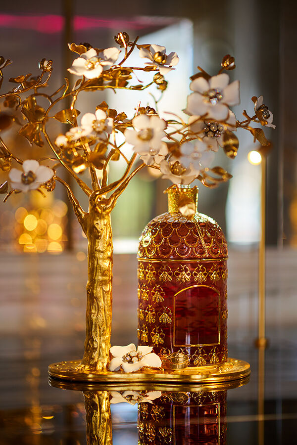 隨「蜂」入夏，尋香嬌蘭蜜境花園 法國嬌蘭攜手全球品牌代言人楊洋共度Bee Garden主題之宴