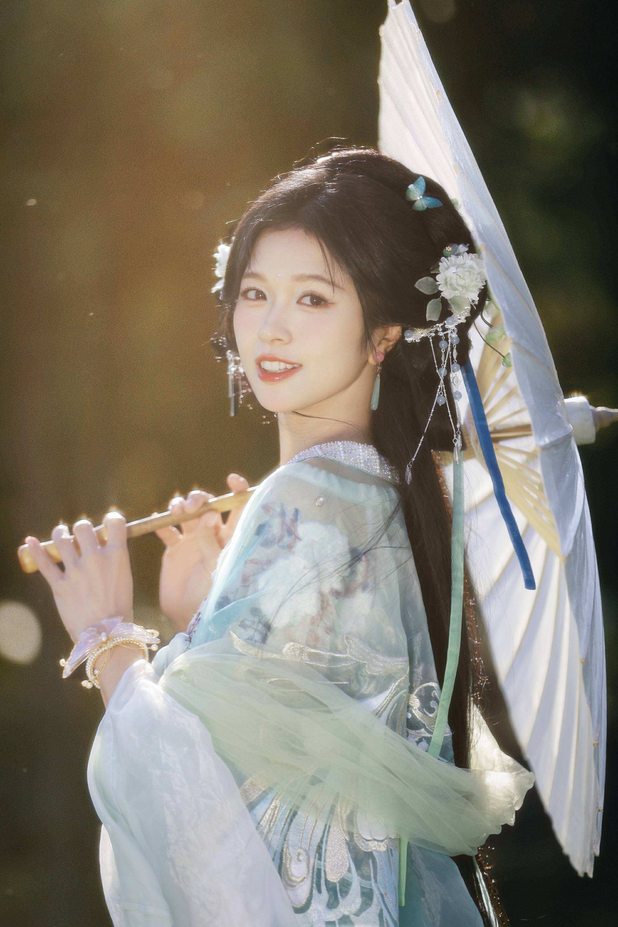 越南姐姐孫夏鈴古風寫真?zhèn)涫芎迷u 網(wǎng)友呼吁快拍攝古裝劇