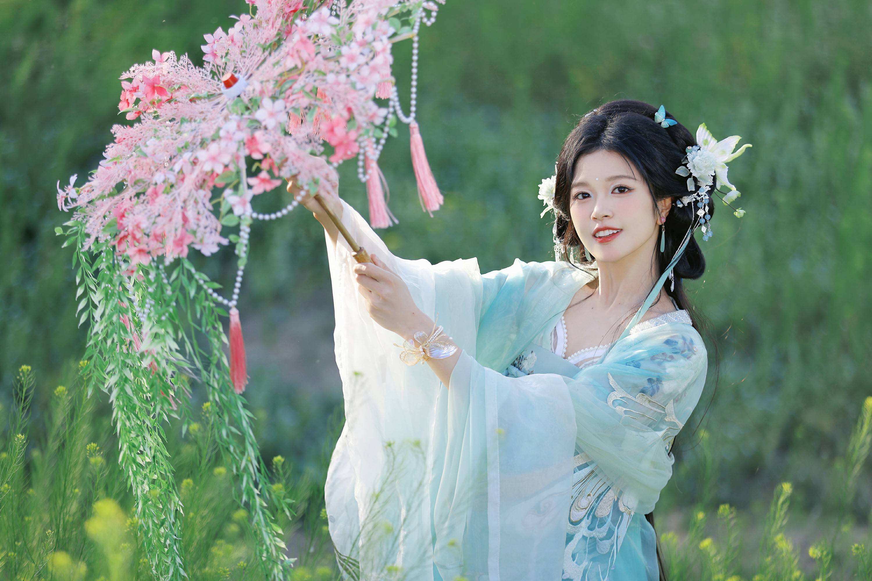 越南姐姐孫夏鈴古風寫真?zhèn)涫芎迷u 網(wǎng)友呼吁快拍攝古裝劇