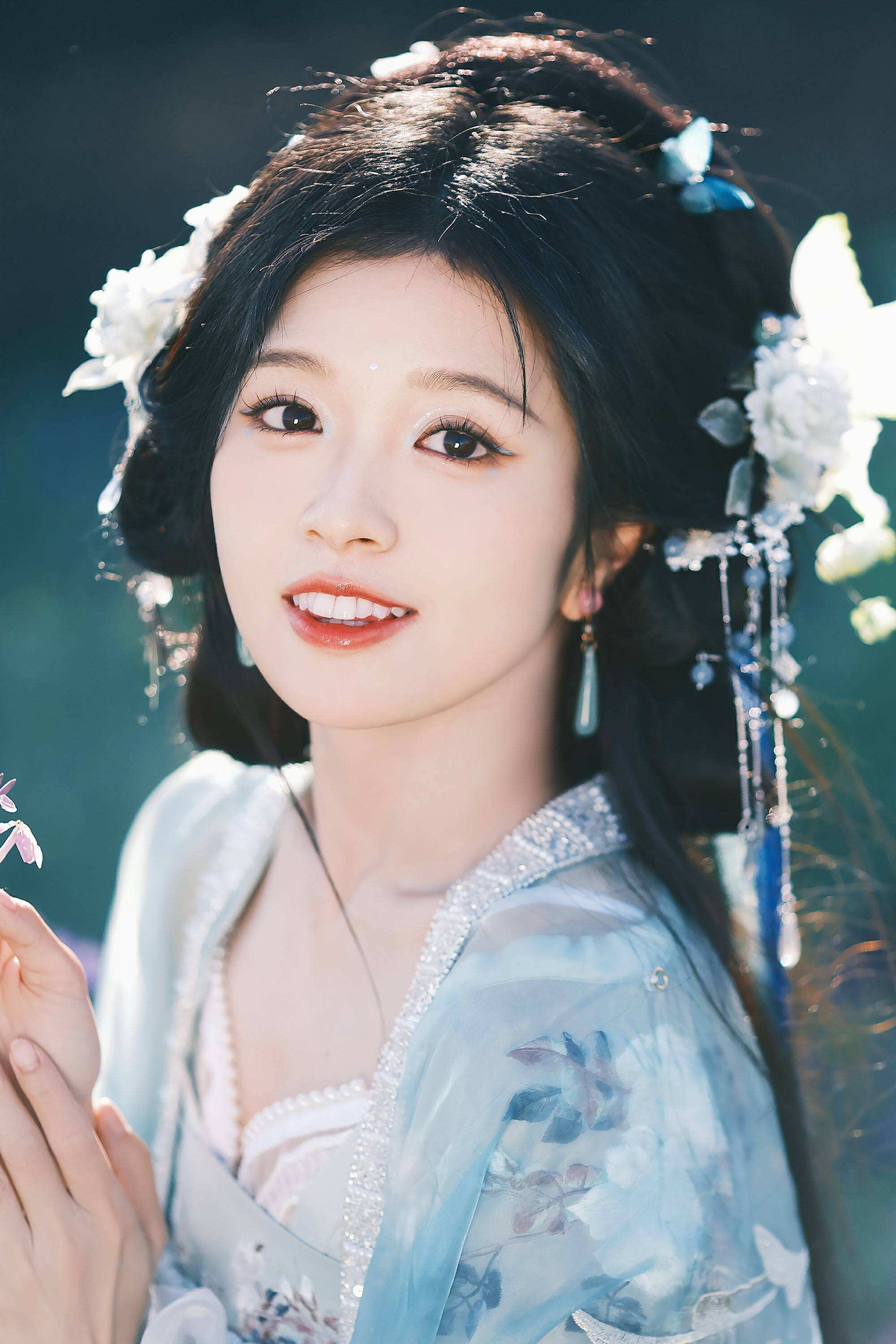 越南姐姐孫夏鈴古風寫真?zhèn)涫芎迷u 網(wǎng)友呼吁快拍攝古裝劇