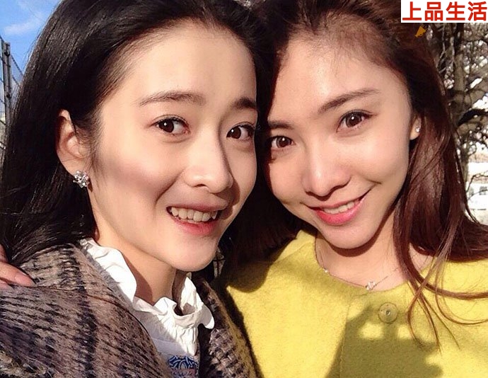 張雪迎張雪咪合影