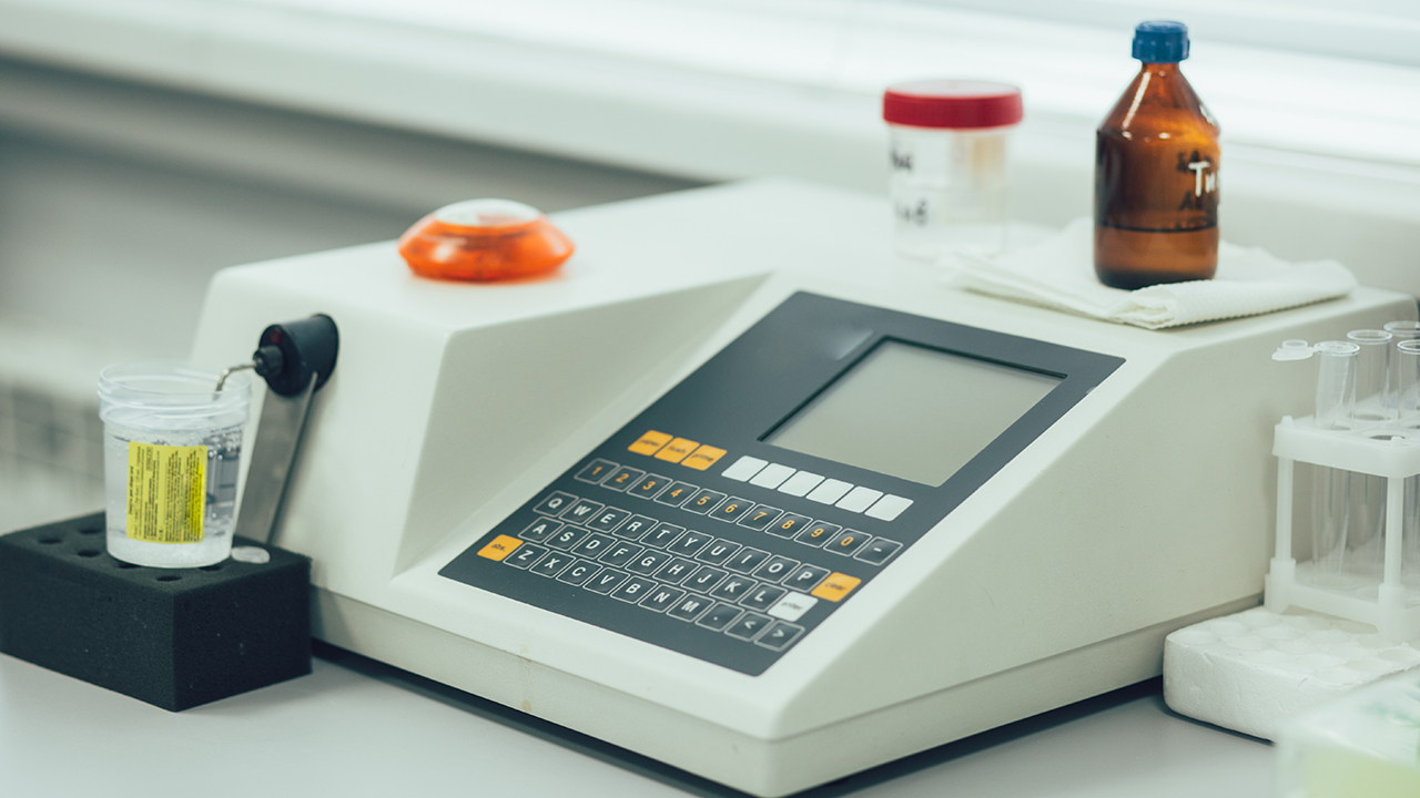 怎么快速清理手指灰指甲