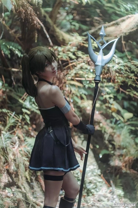 穿這么少不怕蚊子嗎 《芙莉蓮》尤貝爾森林cos寫真