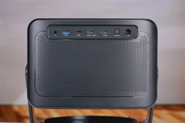 360°無(wú)死角旋轉(zhuǎn)！當(dāng)貝X5S Pro旗艦投影儀圖賞