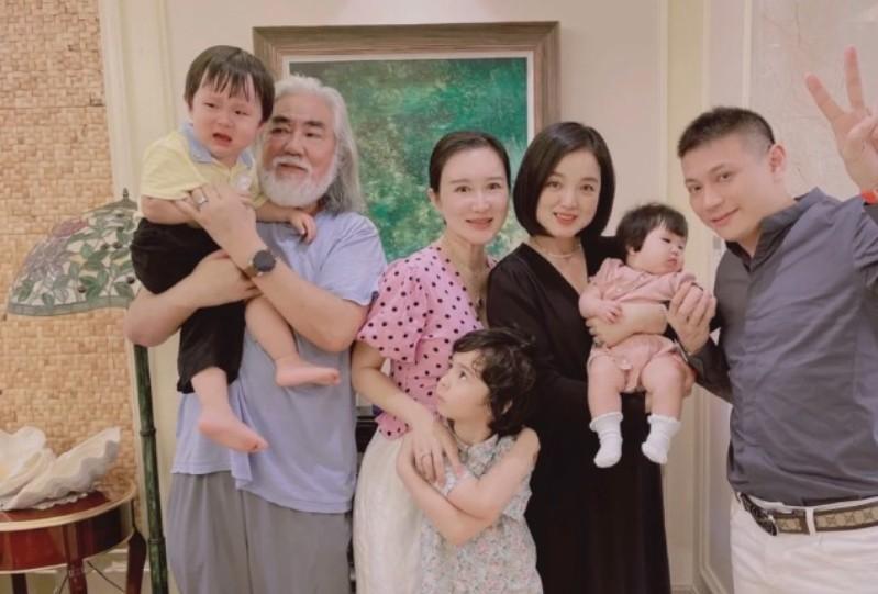 杜星霖比張紀(jì)中小了多少歲,張紀(jì)中娶小30歲妻子杜星霖 16