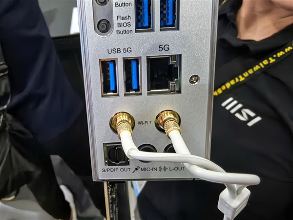 微星主板首秀CAMM2、Mini_CUDIMM兩大革命性內(nèi)存！下代普及四大徒手DIY設(shè)計