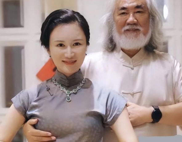 杜星霖比張紀(jì)中小了多少歲,張紀(jì)中娶小30歲妻子杜星霖 12