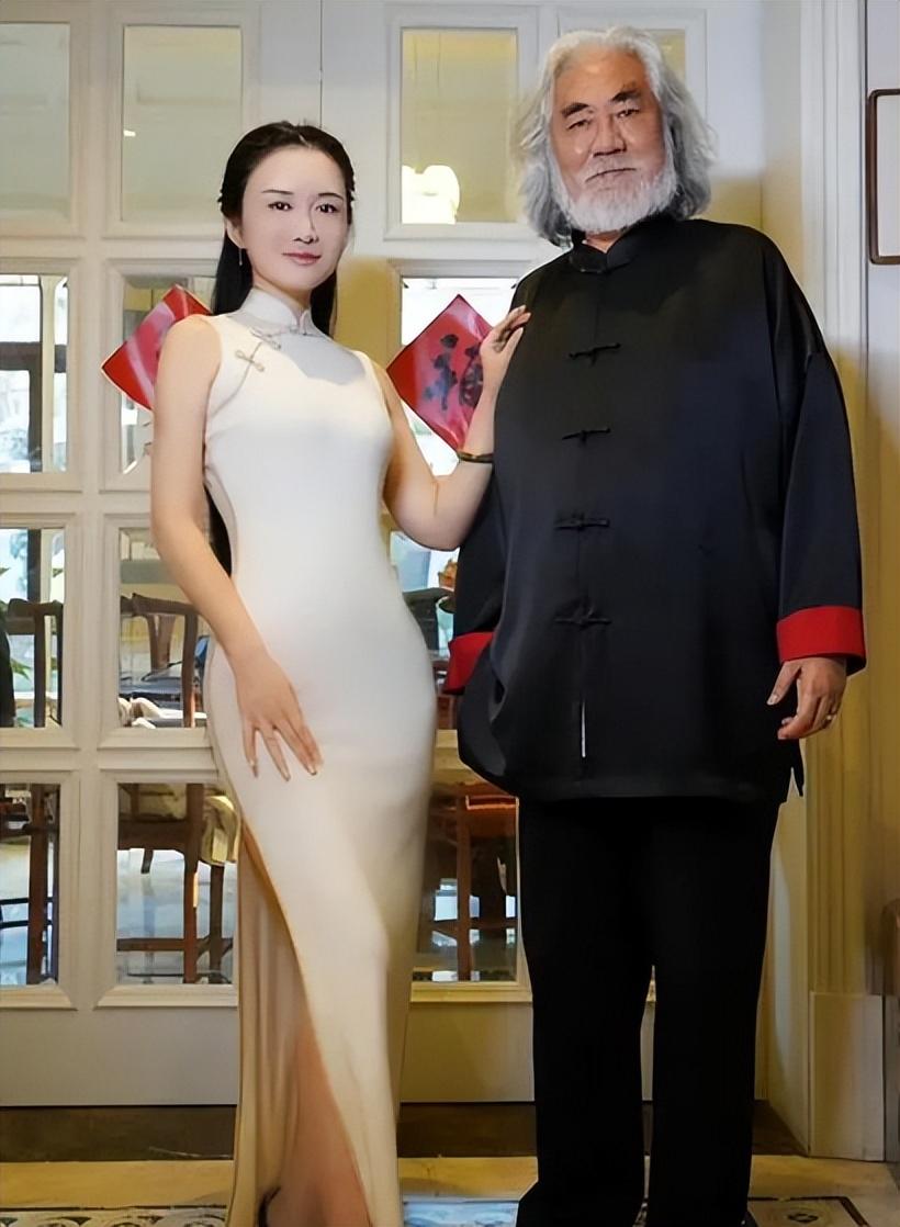 杜星霖比張紀(jì)中小了多少歲,張紀(jì)中娶小30歲妻子杜星霖 6