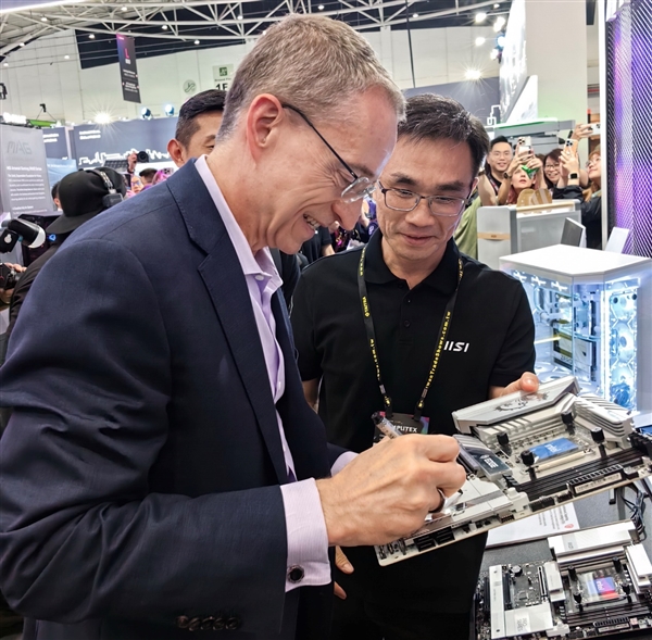 微星主板首秀CAMM2、Mini_CUDIMM兩大革命性內(nèi)存！下代普及四大徒手DIY設(shè)計