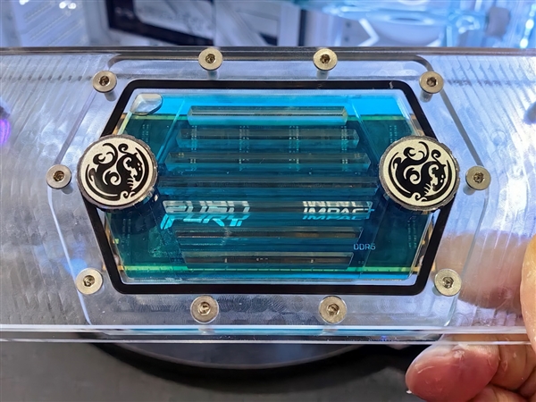 微星主板首秀CAMM2、Mini_CUDIMM兩大革命性內(nèi)存！下代普及四大徒手DIY設(shè)計