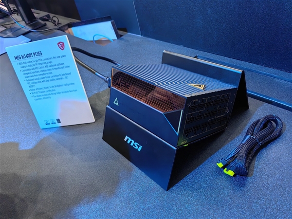 微星機電散新成果秀：優(yōu)雅堅固楓木、獨特雙層葉片