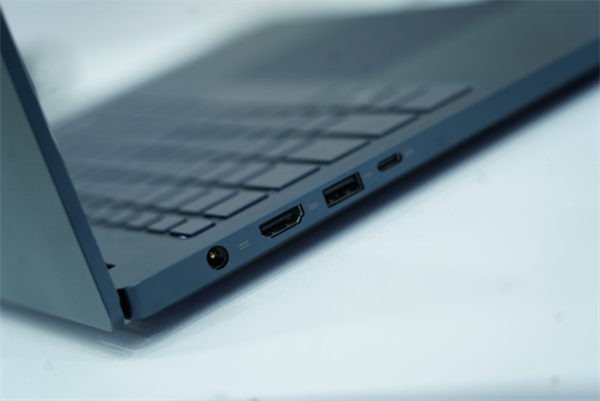 七彩虹EPOCH筆記本發(fā)布：首配AIPC助手、AI算力可達321TOPS