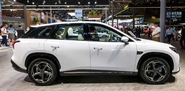 哪吒L爆單背后：小問題開始顯現(xiàn)、車主的平衡與妥協(xié)