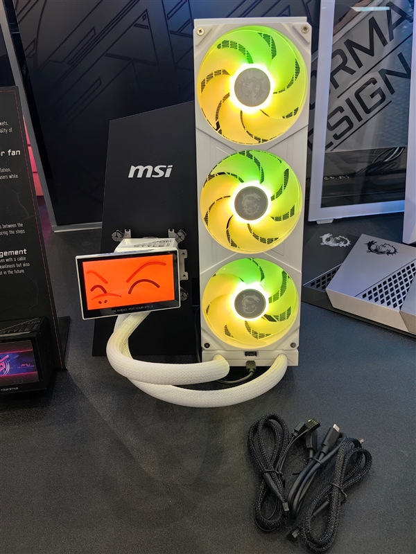 微星機電散新成果秀：優(yōu)雅堅固楓木、獨特雙層葉片