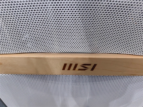 微星機電散新成果秀：優(yōu)雅堅固楓木、獨特雙層葉片