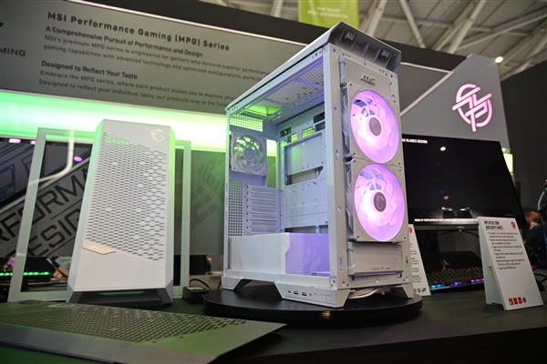 微星機電散新成果秀：優(yōu)雅堅固楓木、獨特雙層葉片