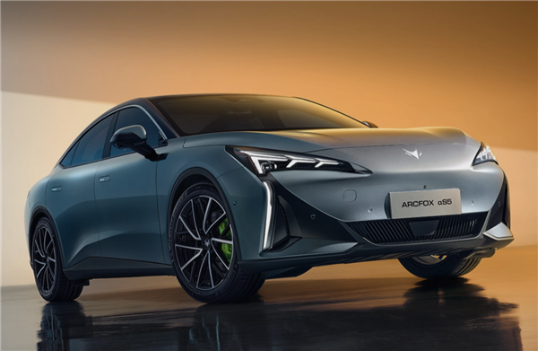 全域800V高壓架構(gòu)！極狐阿爾法S5將于6月15日上市