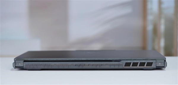 賽博機(jī)械風(fēng)十足！微星新款星影15 Air圖賞