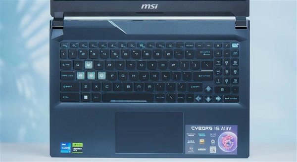 賽博機(jī)械風(fēng)十足！微星新款星影15 Air圖賞